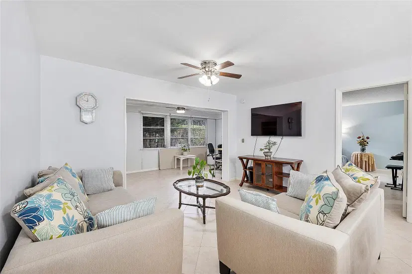 Picture of 393 Bennington Ln 393, Lake Worth FL 33467