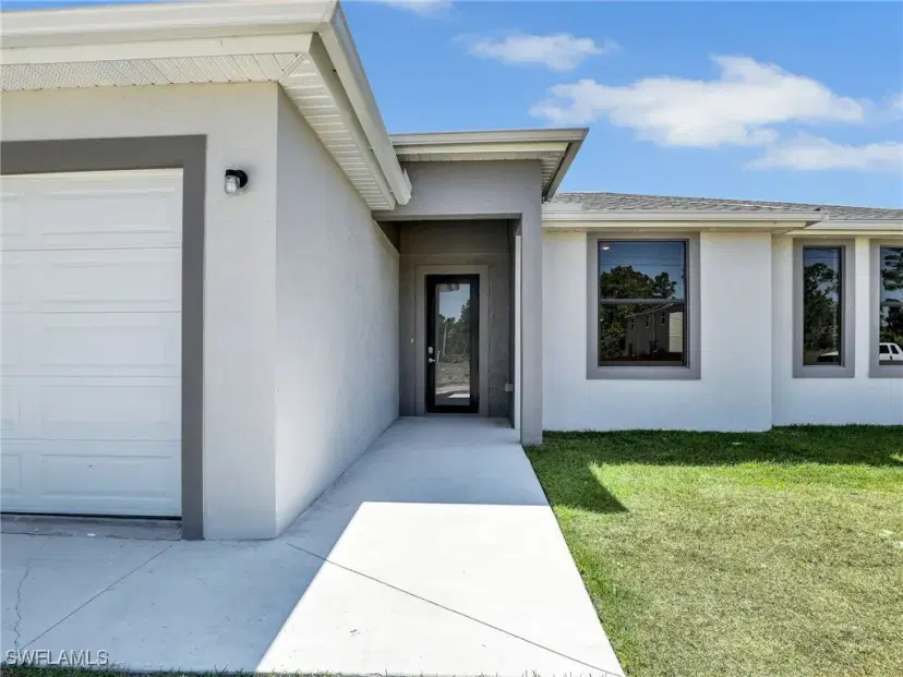 Picture of 1134 Cumming St E, Lehigh Acres FL 33974