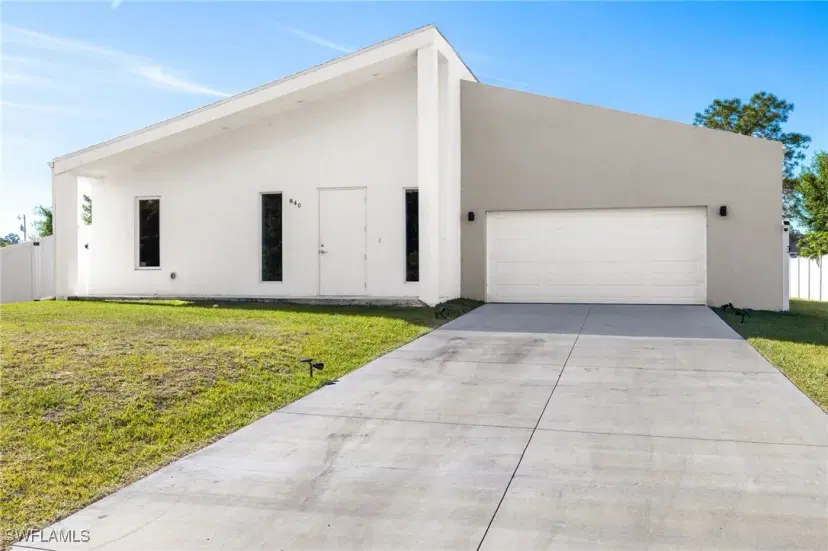 Picture of 840 Carpenter St E, Lehigh Acres FL 33974