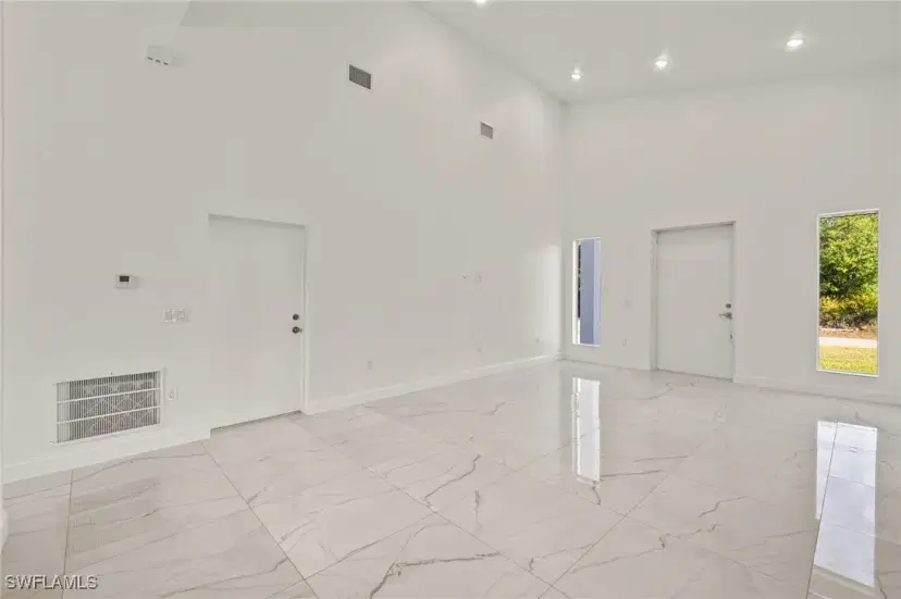 Picture of 840 Carpenter St E, Lehigh Acres FL 33974