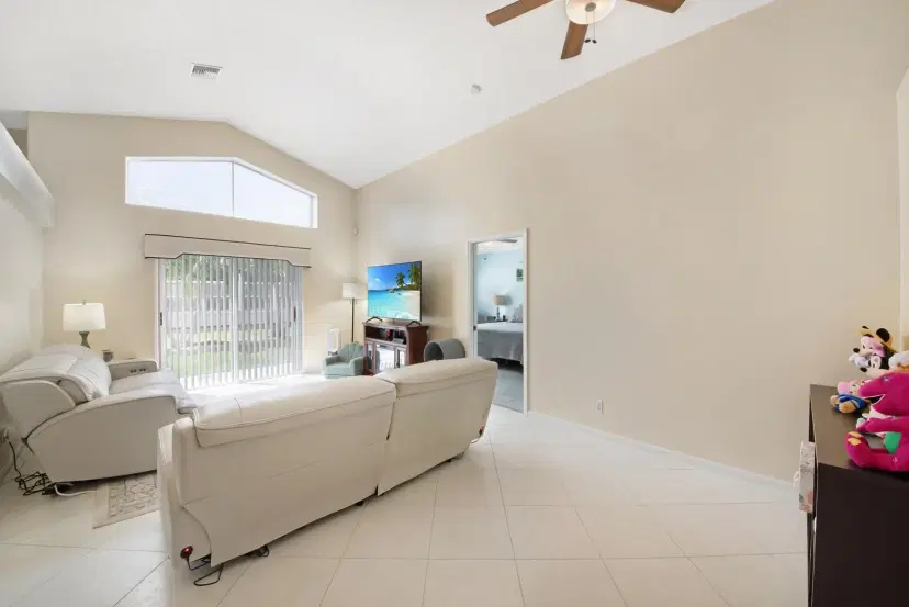 Picture of 7710 N Great Glen Circle, Delray Beach FL 33446