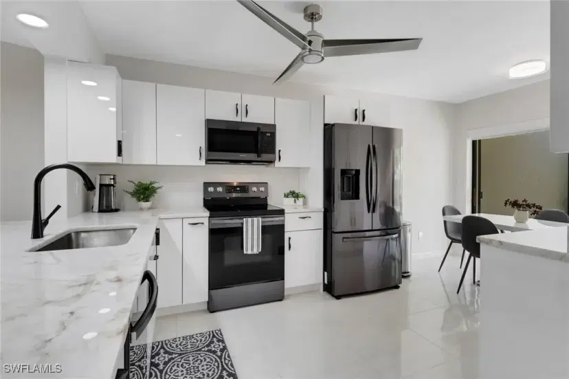 Picture of 15450 Cedarwood Ln 103, Naples, FL 34110