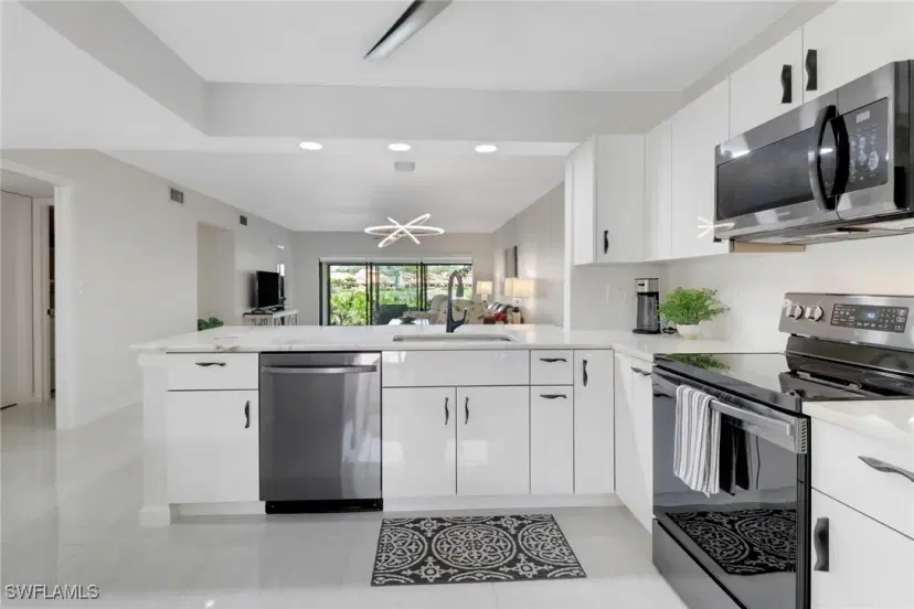 Picture of 15450 Cedarwood Ln 103, Naples, FL 34110