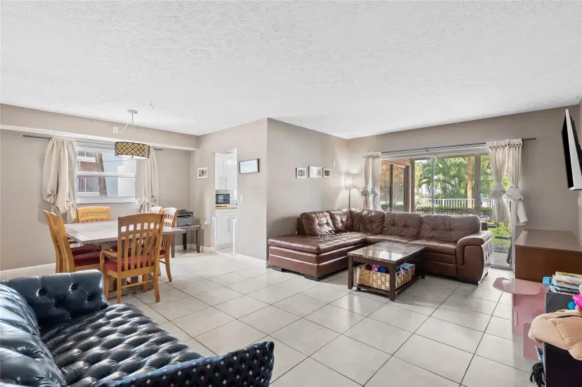 Picture of 8002 Lagos De Campo Blvd B-101, Fort Lauderdale FL 33321