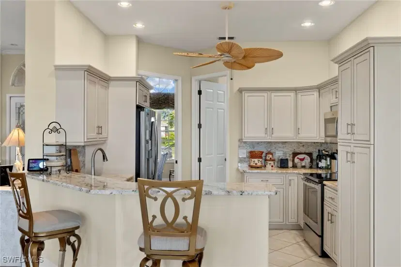 Picture of 16110 Edgemont Dr, Fort Myers FL 33908