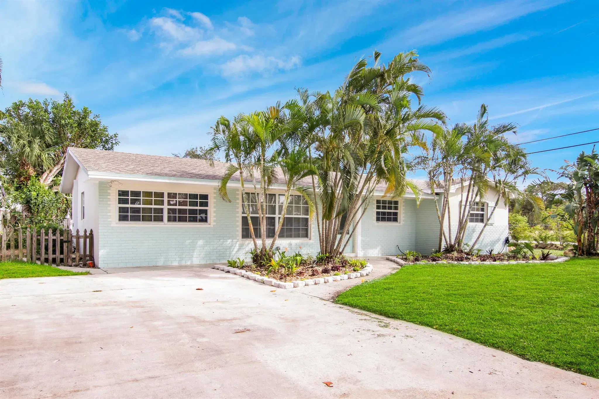 Picture of 19185 SE Homewood Avenue, Jupiter, FL 33469