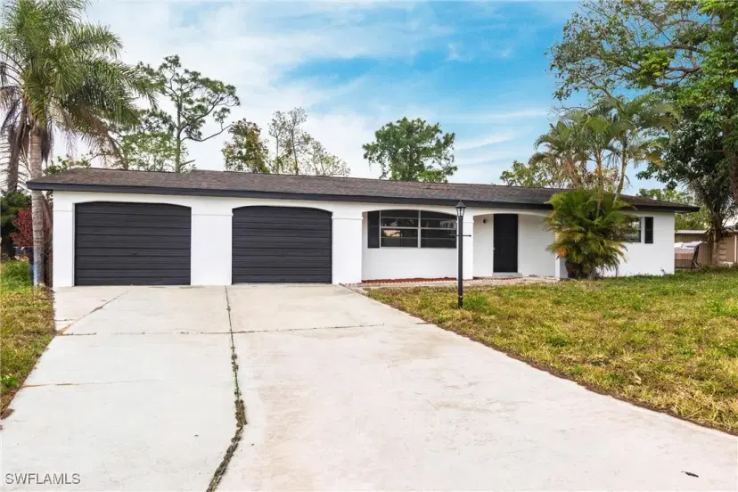 Picture of 818 Gardenside Ct, Lehigh Acres FL 33936