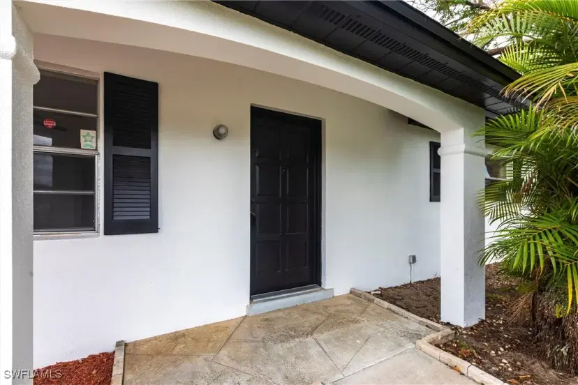 Picture of 818 Gardenside Ct, Lehigh Acres FL 33936