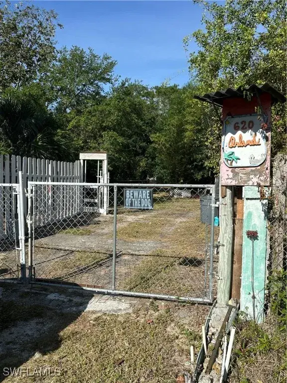 Picture of 620 S Jinete St, Clewiston FL 33440