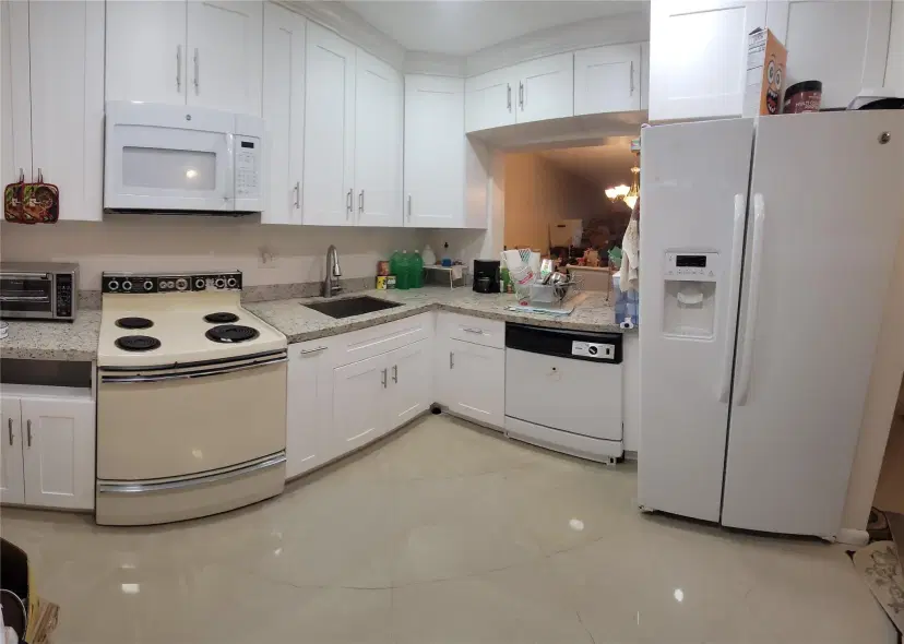 Picture of 5945 Del Lago Cir 105, Sunrise FL 33313