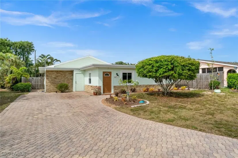Picture of 89 8Th St, Bonita Springs FL 34134