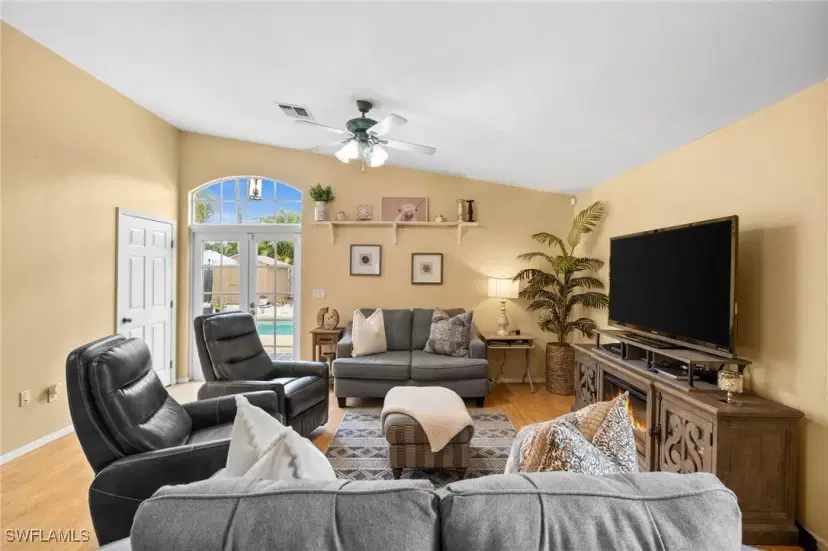 Picture of 89 8Th St, Bonita Springs FL 34134