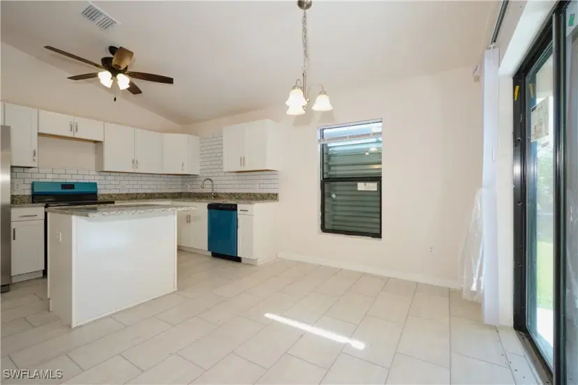 Picture of 402 SE 1St Ter, Cape Coral FL 33990