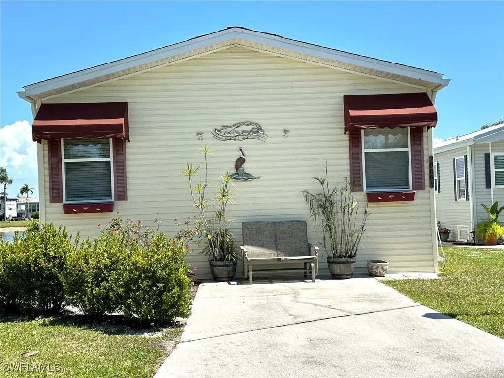 Picture of 20081 Cobblestone Ct, Estero, FL 33928