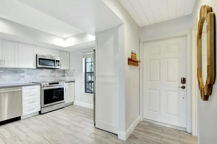 Picture of 18570 SE Wood Haven Lane E, Jupiter FL 33469