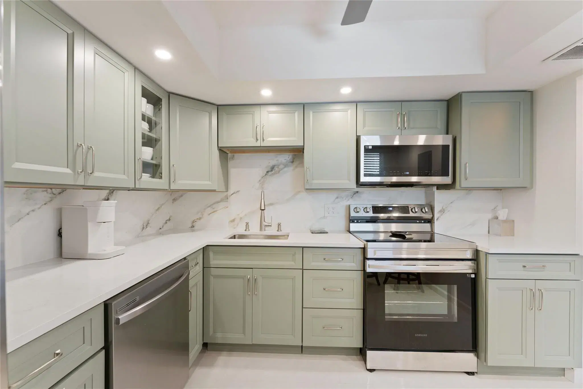 Picture of 6100 S Falls Circle Dr 414, Lauderhill, FL 33319