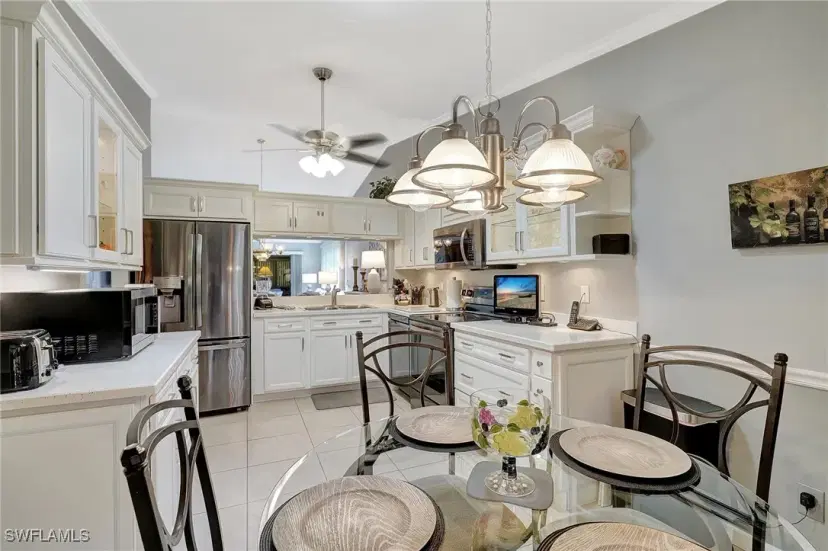 Picture of 6460 Royal Woods Dr, Fort Myers FL 33908