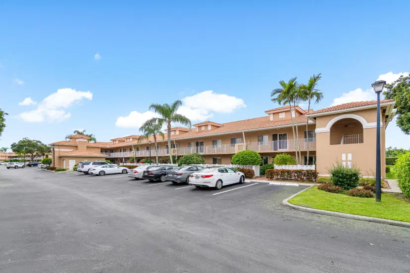 Picture of 5952 Regal Glen Drive 207, Boynton Beach FL 33437