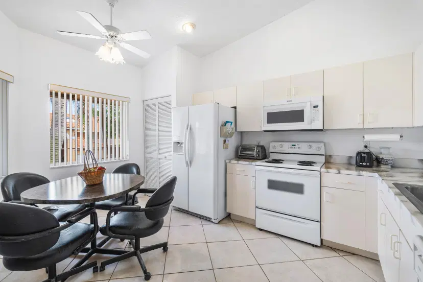 Picture of 5952 Regal Glen Drive 207, Boynton Beach FL 33437