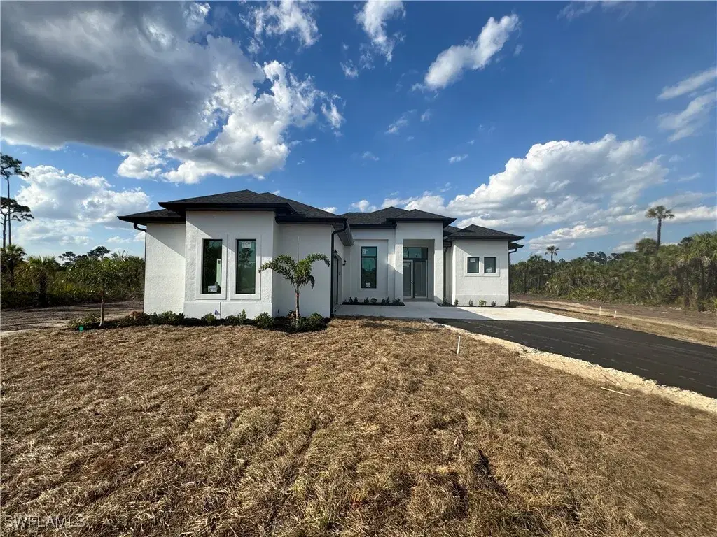 Picture of 2811 36Th Ave Se, Naples, FL 34117