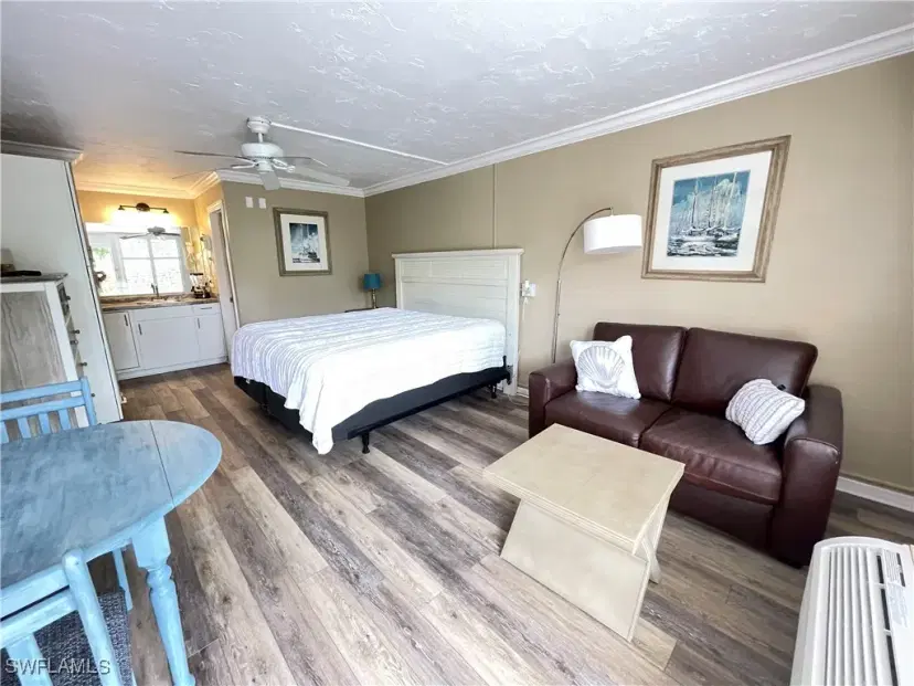 Picture of 2555 Tamiami Trl N 115, Naples FL 34103