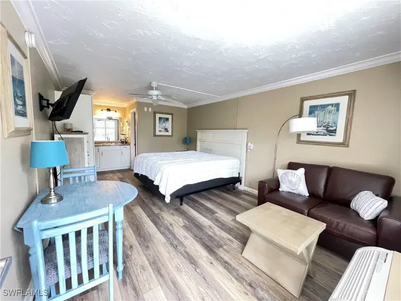 Picture of 2555 Tamiami Trl N 115, Naples FL 34103