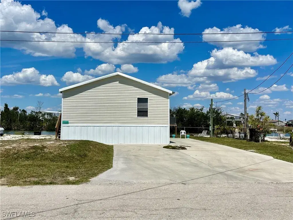 Picture of 3888 Royal Palm Dr, St. James City, FL 33956