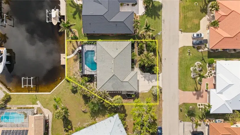 Picture of 210 Divinci Dr, Punta Gorda FL 33950