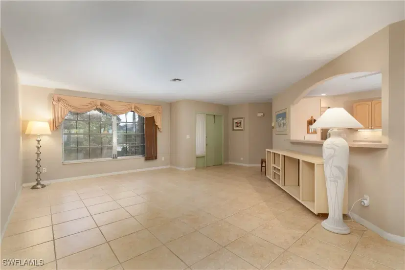 Picture of 112 Fairway Cir, Naples FL 34110