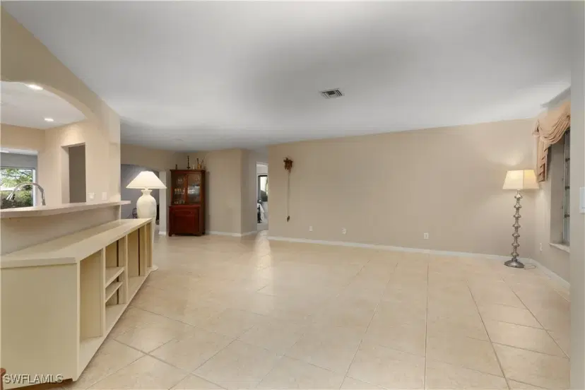 Picture of 112 Fairway Cir, Naples FL 34110