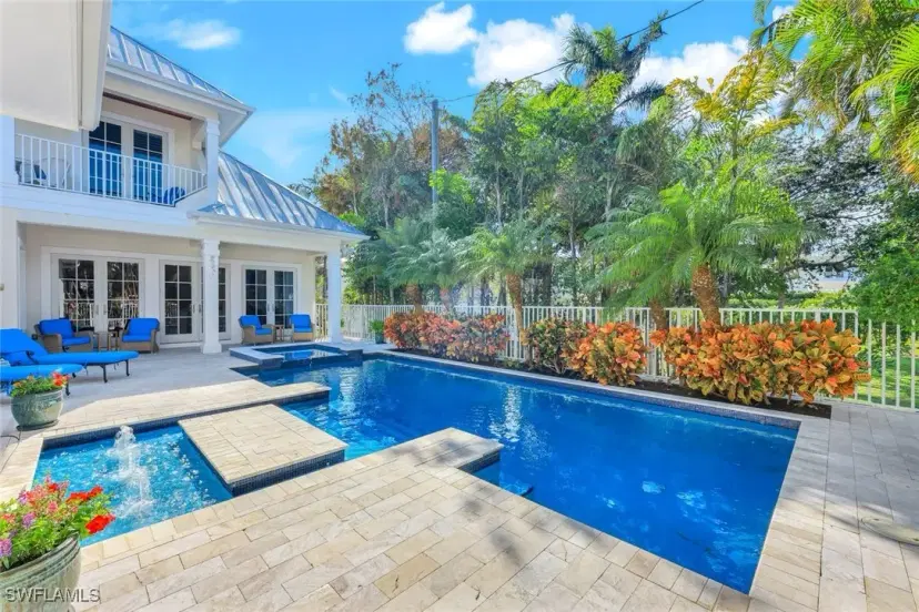 Picture of 455 13Th Ave S, Naples FL 34102