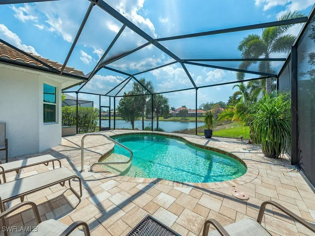 Picture of 7826 Martino Cir, Naples, FL 34112
