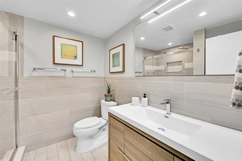 Picture of 3004 NE 5Th Ter 102-C, Wilton Manors FL 33334