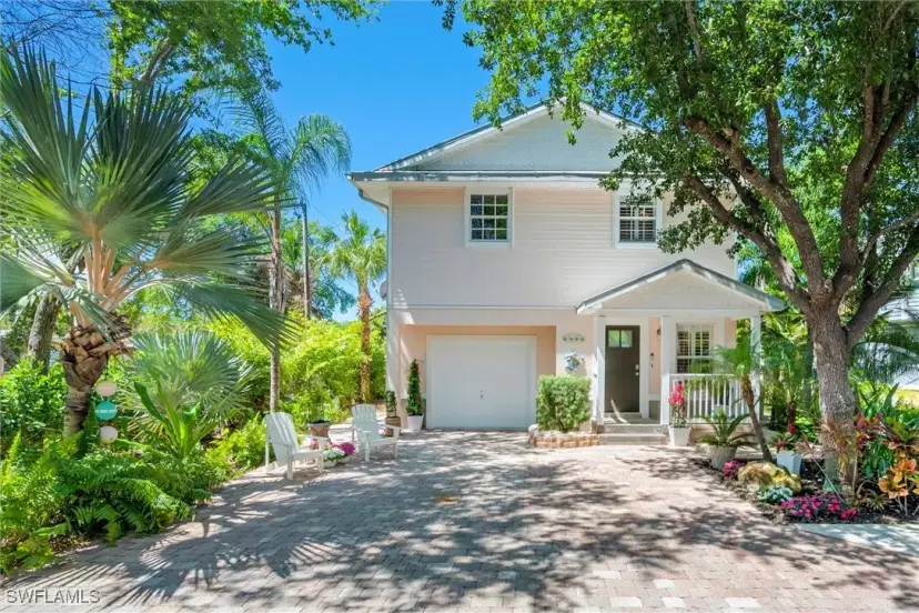 Picture of 2800 Lakeview Dr 5, Naples FL 34112