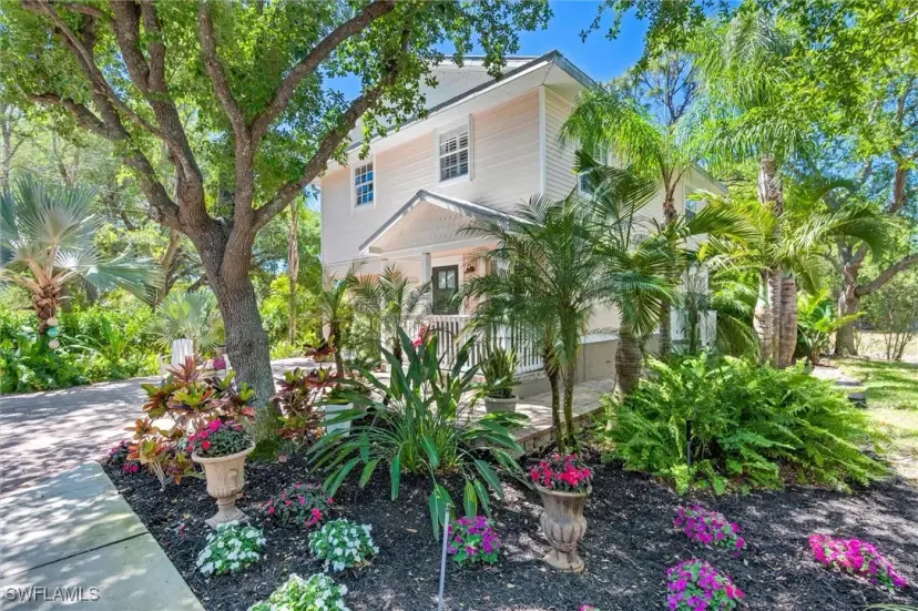 Picture of 2800 Lakeview Dr 5, Naples FL 34112