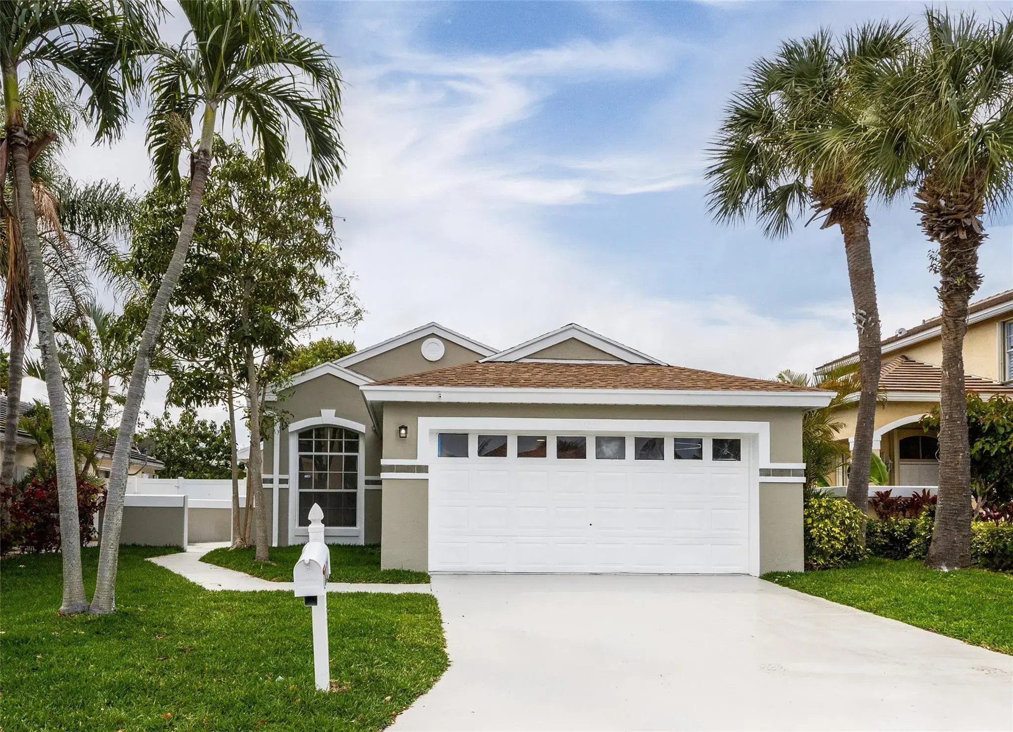 Picture of 1221 Sussex St, Boynton Beach, FL 33436