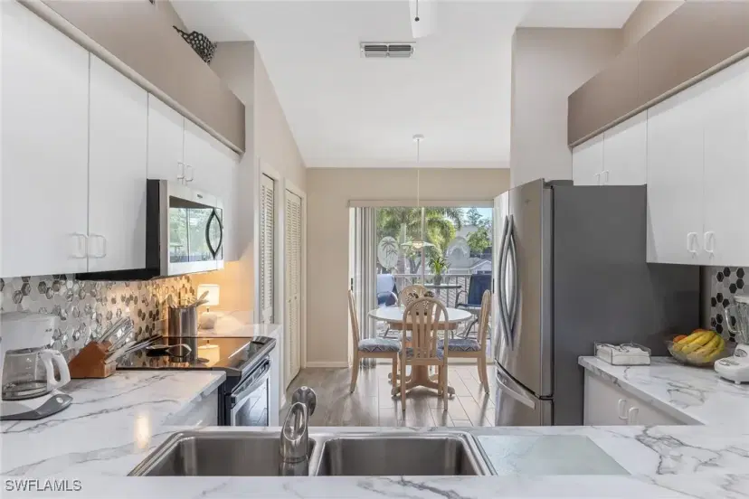 Picture of 14520 Hickory Hill Ct 823, Fort Myers FL 33912