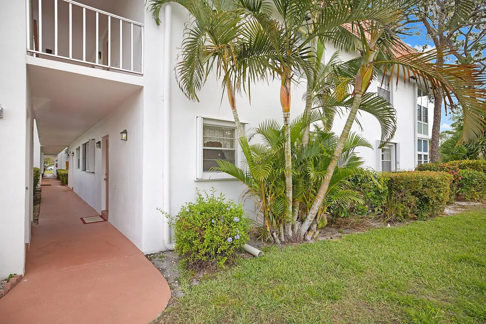 Picture of 2600 SE Ocean Boulevard O 1, Stuart, FL 34996