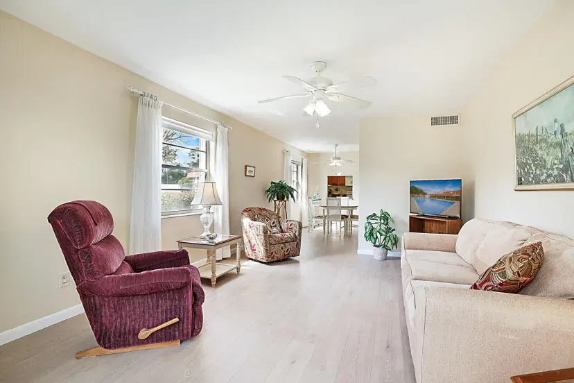 Picture of 2600 SE Ocean Boulevard O 1, Stuart FL 34996
