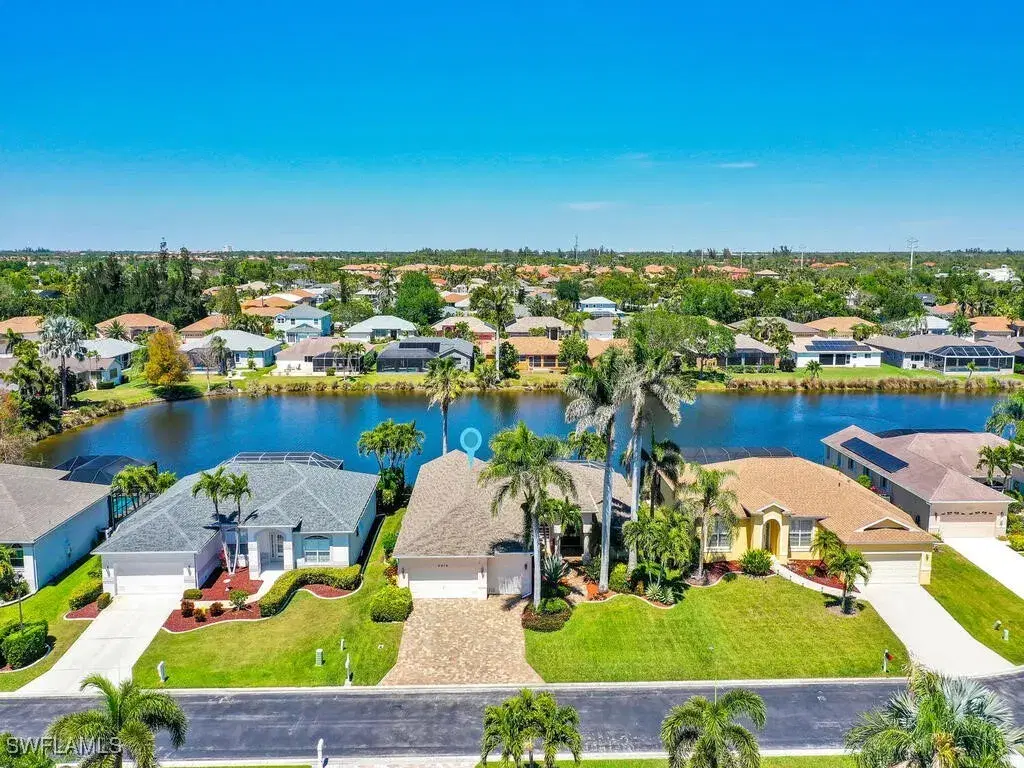 Picture of 8916 Wellington Lakes Ct, Fort Myers, FL 33908