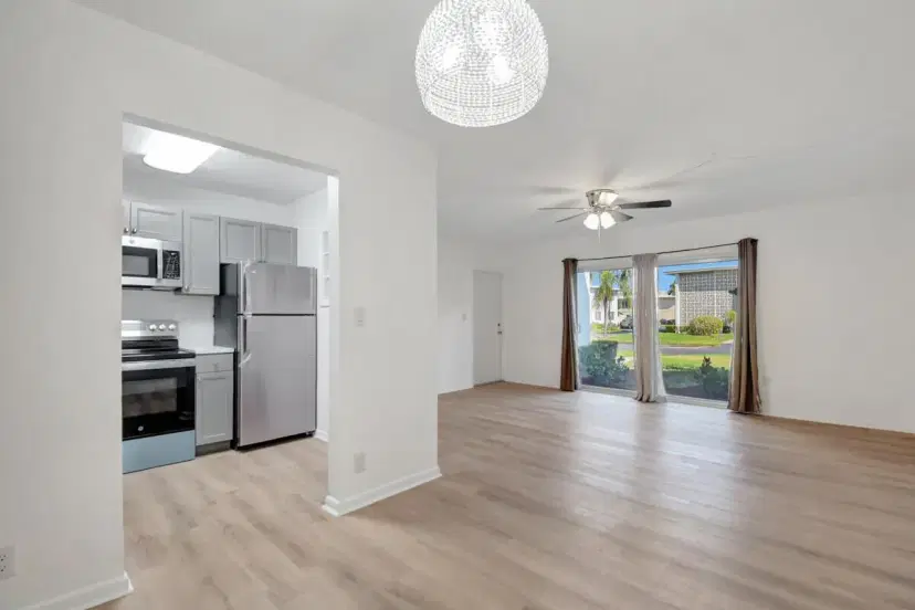 Picture of 110 SOUTH Boulevard 1C, Boynton Beach FL 33435