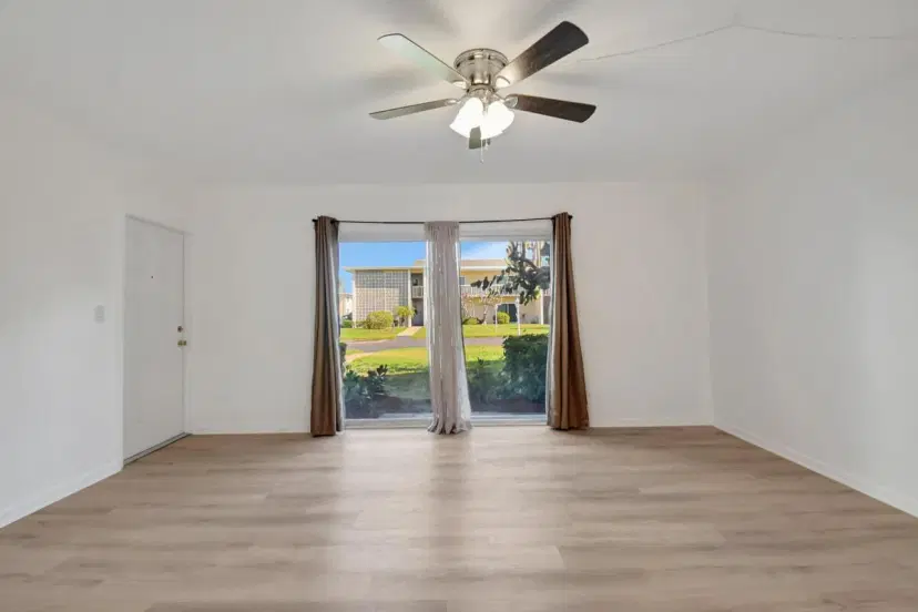 Picture of 110 SOUTH Boulevard 1C, Boynton Beach FL 33435