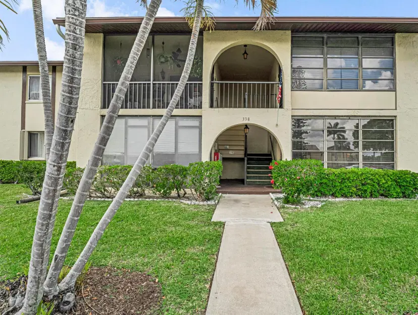 Picture of 338 Pine Ridge Circle D-1, Greenacres FL 33463