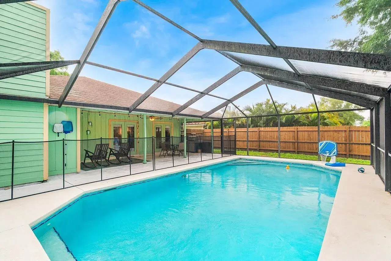 Picture of 722 24Th Square, Vero Beach, FL 32962