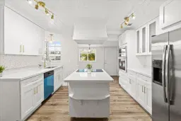 Picture of 379 Garden Boulevard, Palm Beach Gardens, FL 33410