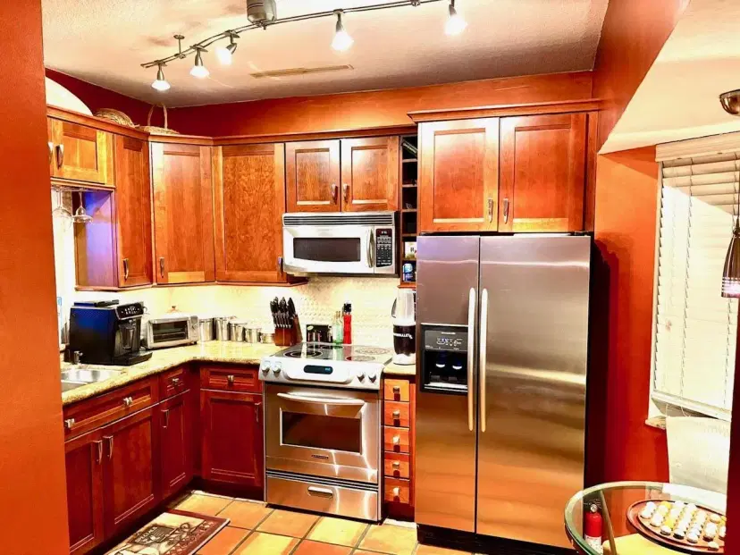 Picture of 610 SE 14Th Court 6, Fort Lauderdale FL 33316