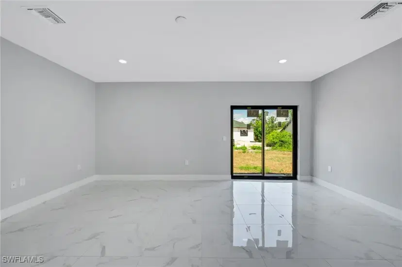 Picture of 626 Hobart Ave S, Lehigh Acres FL 33974