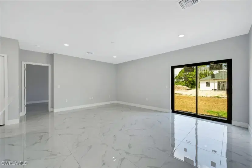 Picture of 626 Hobart Ave S, Lehigh Acres FL 33974