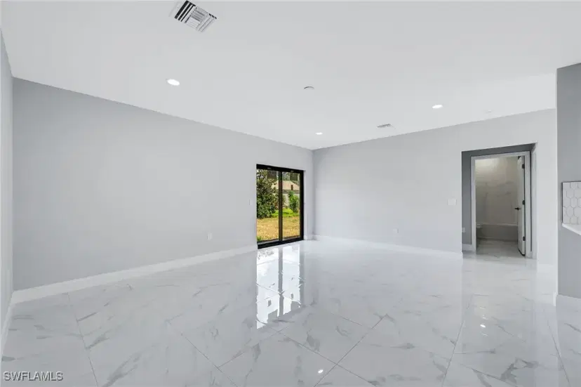 Picture of 626 Hobart Ave S, Lehigh Acres FL 33974