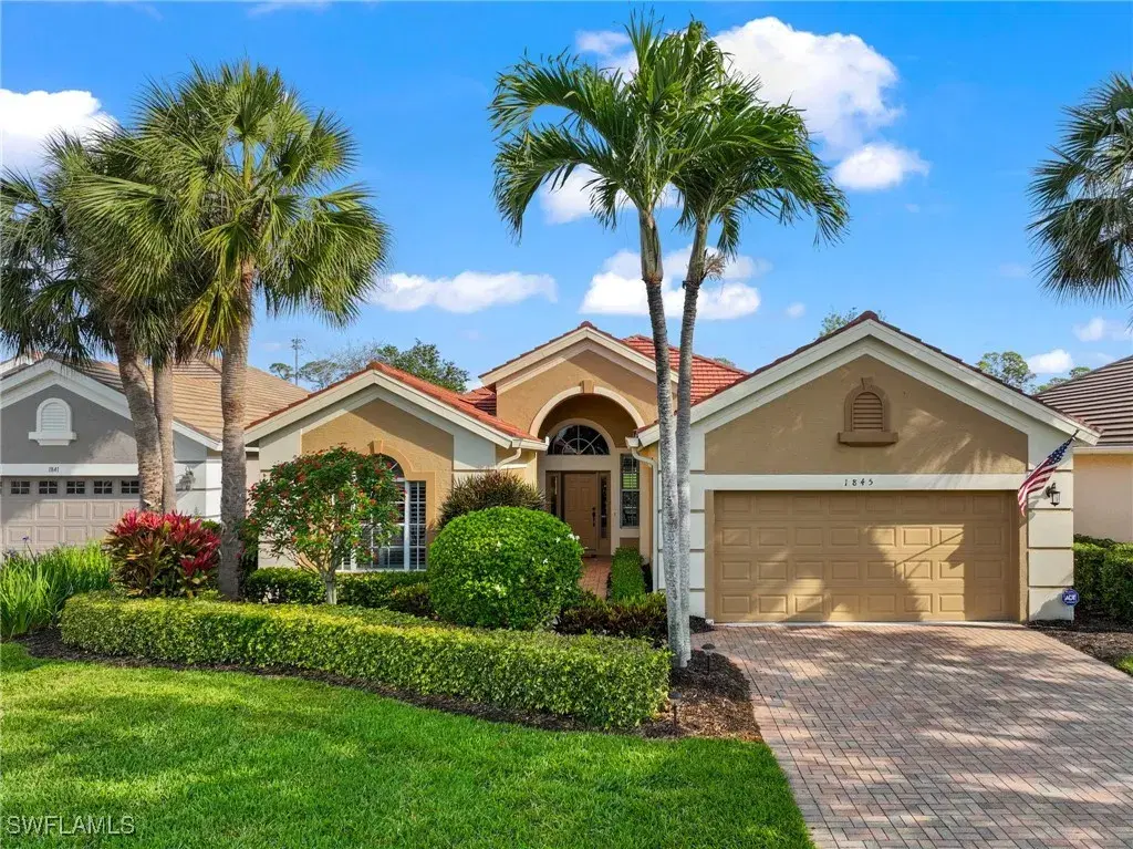 Picture of 1845 Pondside Ln, Naples, FL 34109